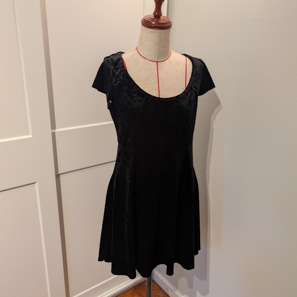 Killstar Size L Devilry Black Skater Dress Fit & Flare Velvet Embossed Design - Picture 2 of 9
